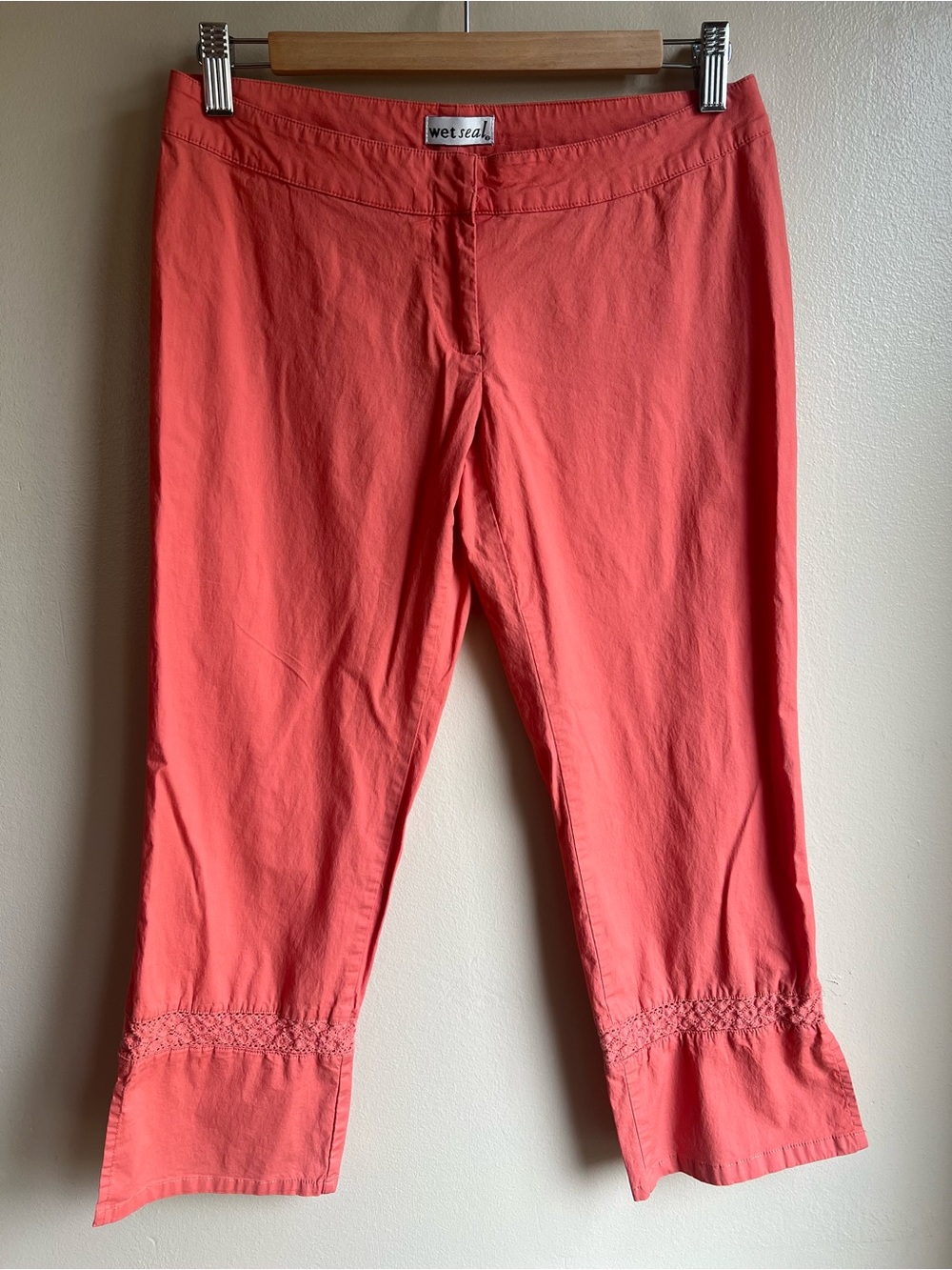 Vintage Y2K Wet Seal Coral Capri Pants Size 3 Low Rise Lace Trim Slit Hem